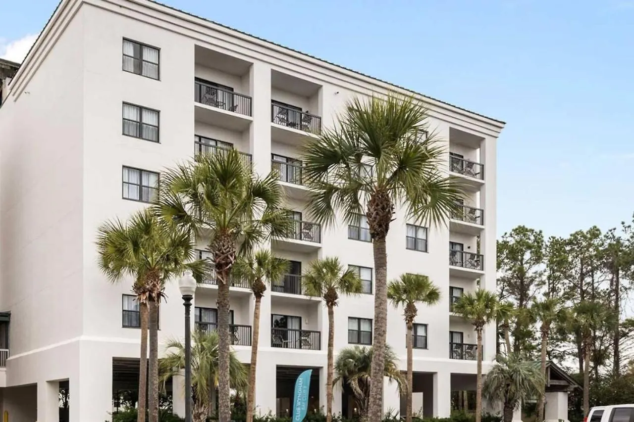 A Luxurious Resort Surrounded By Beautiful Beaches And World-Class Golf Courses Destin